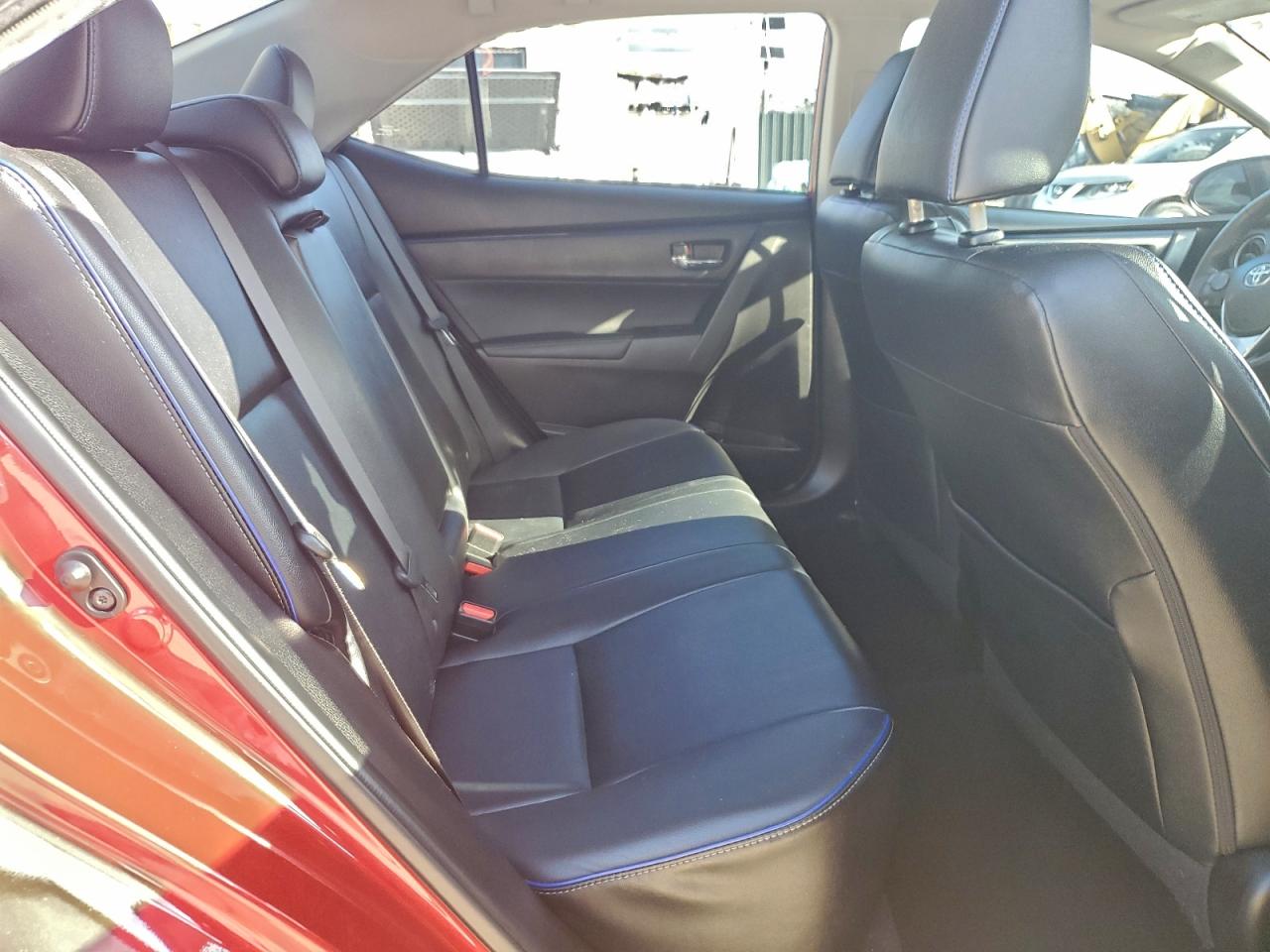 Toyota Corolla L Image 4