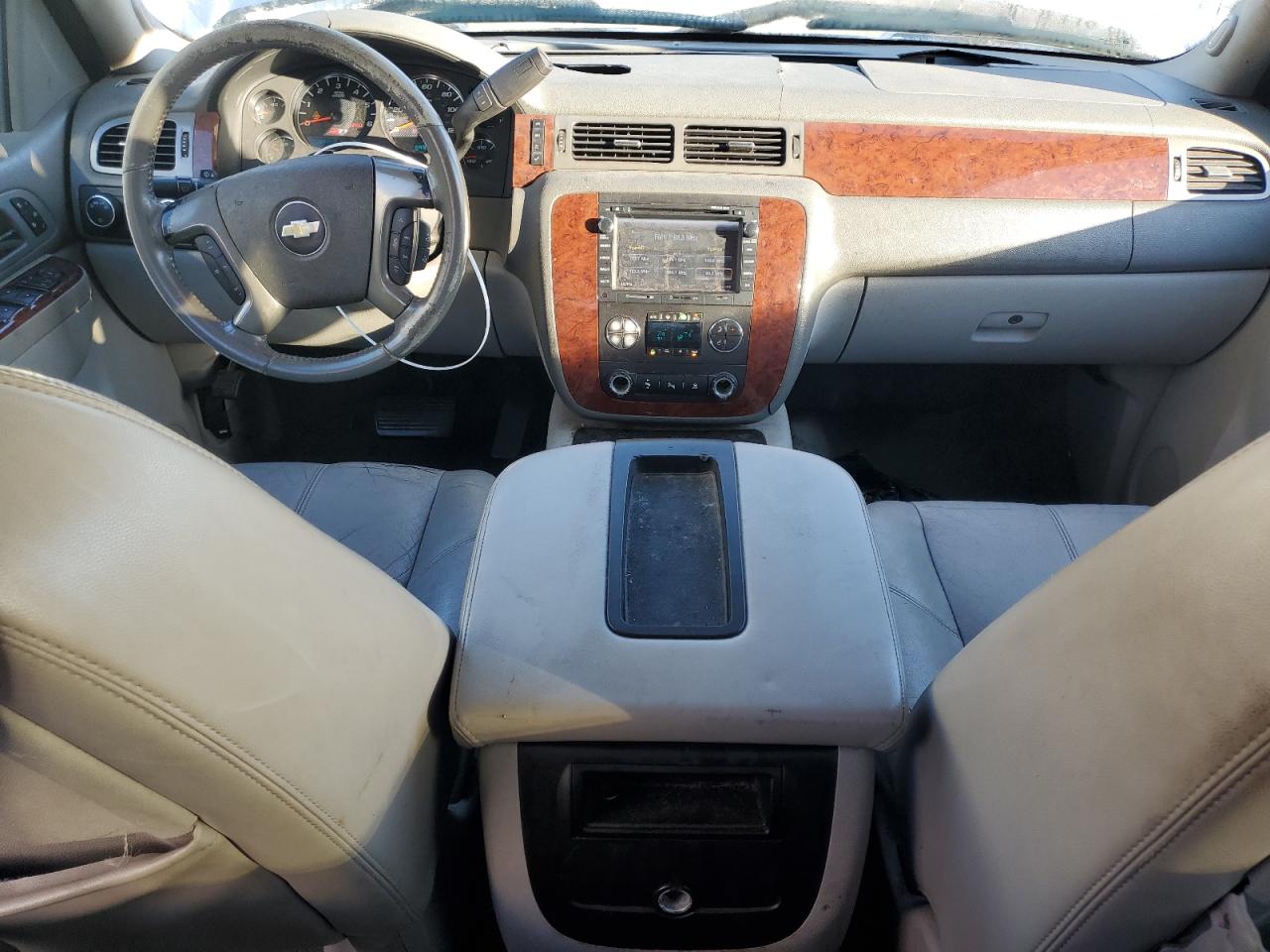 Chevrolet Silverado K1500 Ltz Image 6