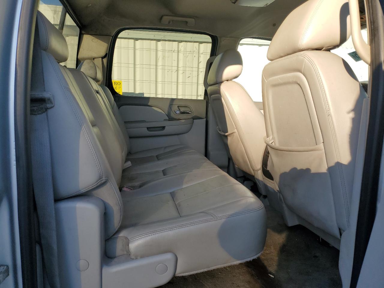 Chevrolet Silverado K1500 Ltz Image 3