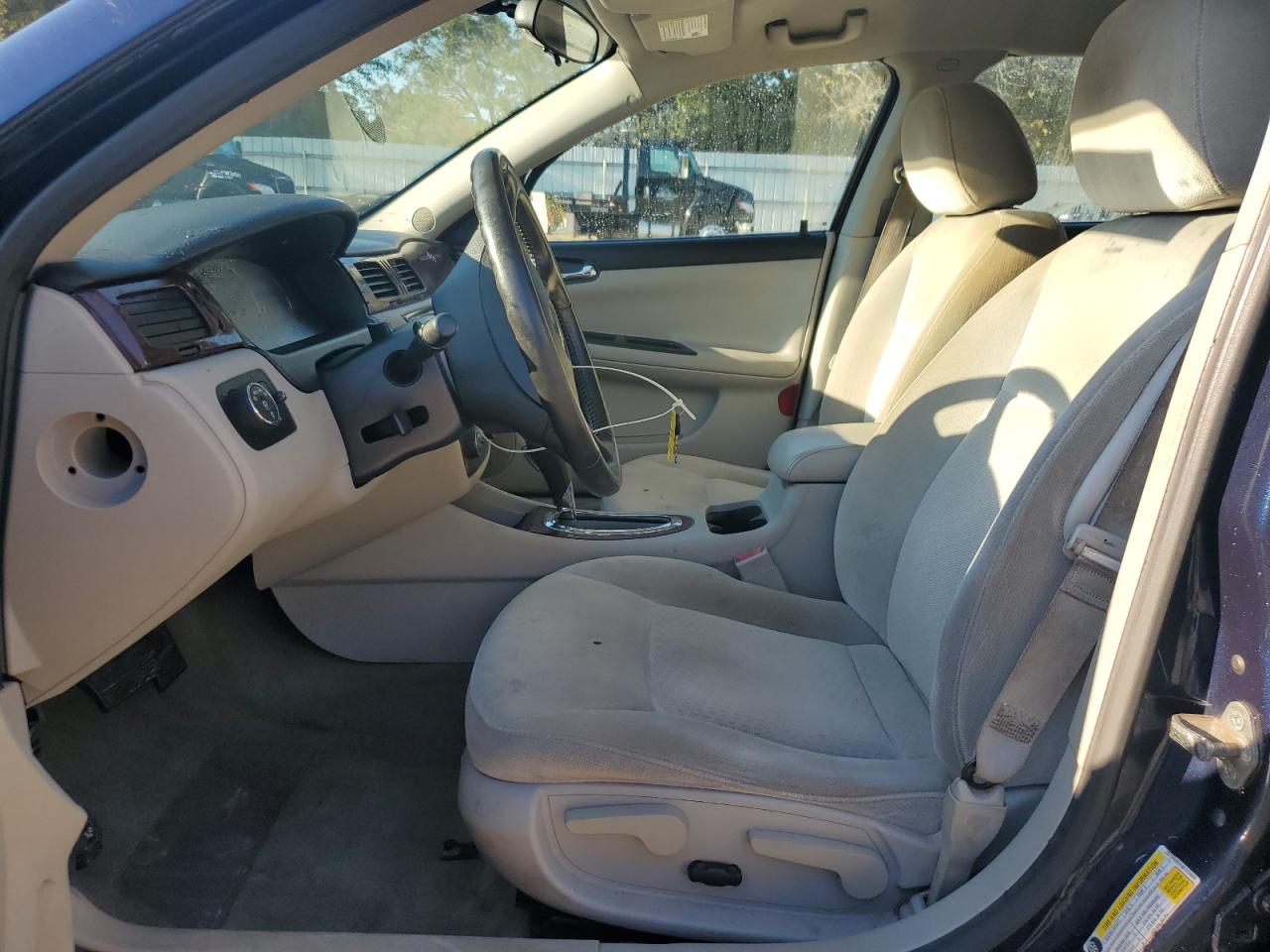 Chevrolet Impala Lt Image 9