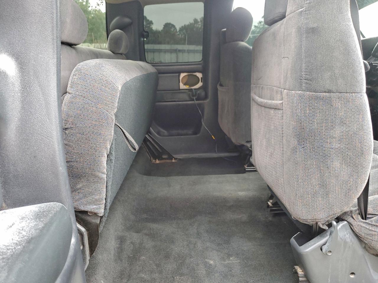 Chevrolet Silverado C1500 Image 10